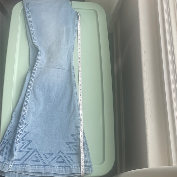 Wrangler Retro High Rise Flare Jeans with Aztec Embroidery - Picture 7 of 9